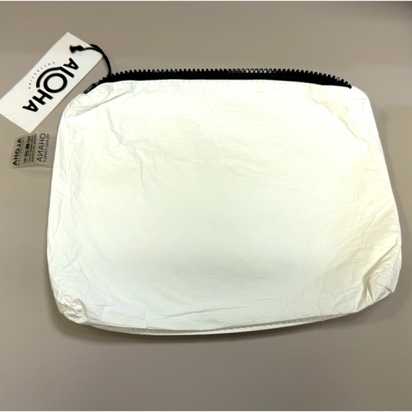 Aloha Collection Small Pouch - Picture 6 of 13